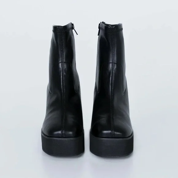 Princess Polly Black Ankle Boots - Picture 2 of 8